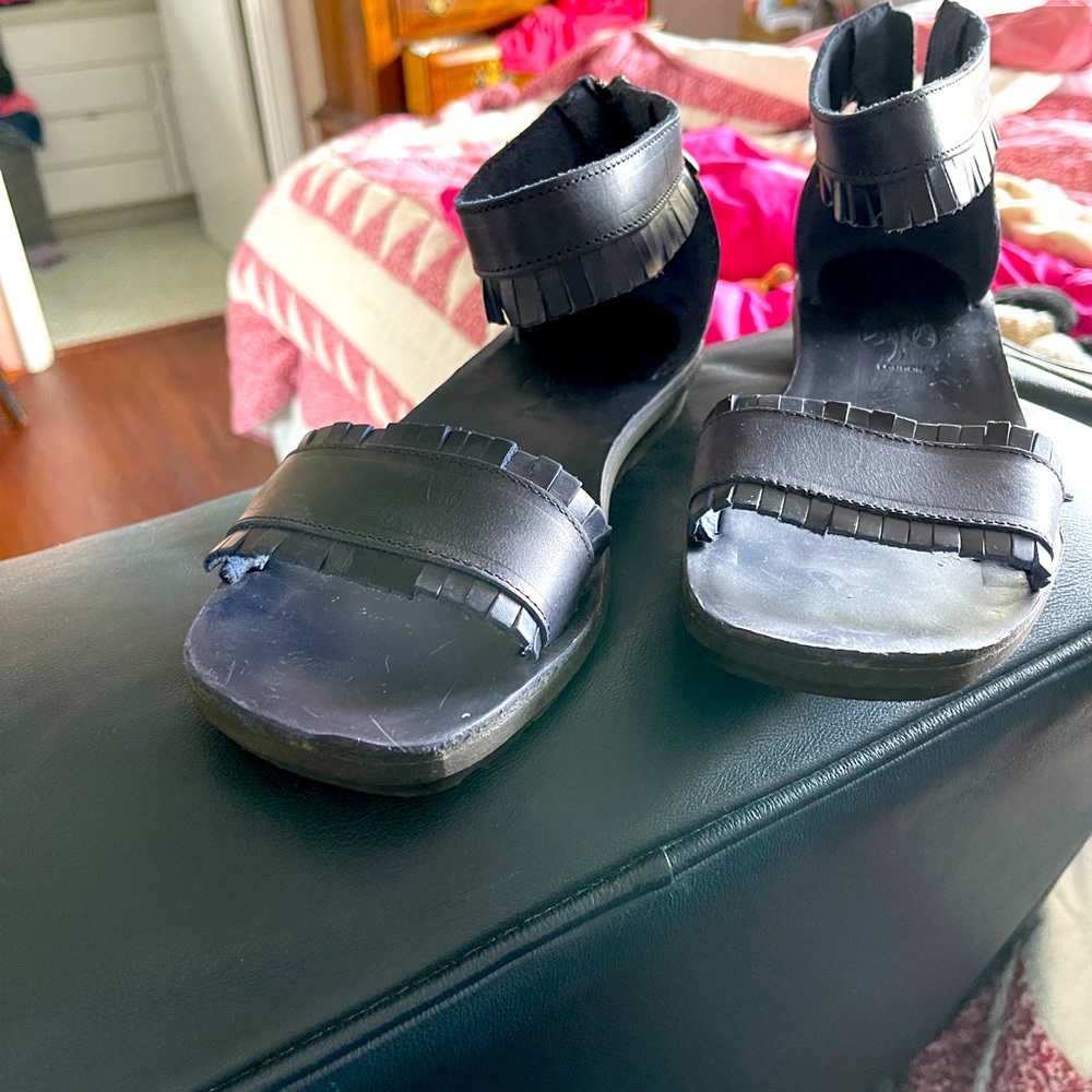 OBO LAST DAY Sending toThredUp FLY LONDON backzip  Leather Rubber soles 42 / 11